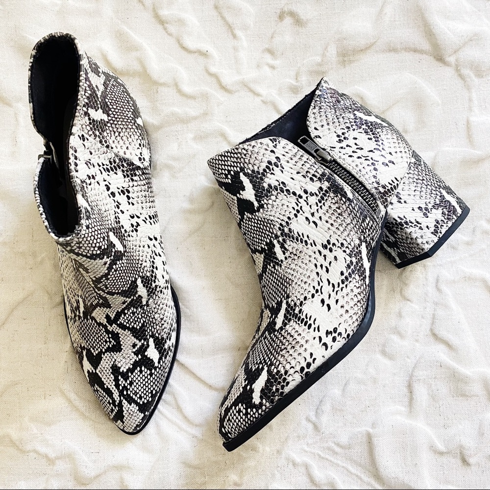 Seychelles Chaparral Ankle Bootie New $150 - Picture 3 of 9